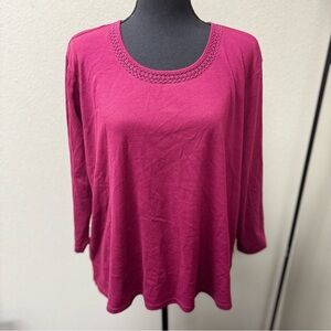 Draper's & Damon's Burgundy Crochet Neckline 2X Knit Top.